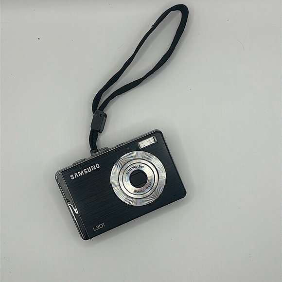Samsung L201 digital camera